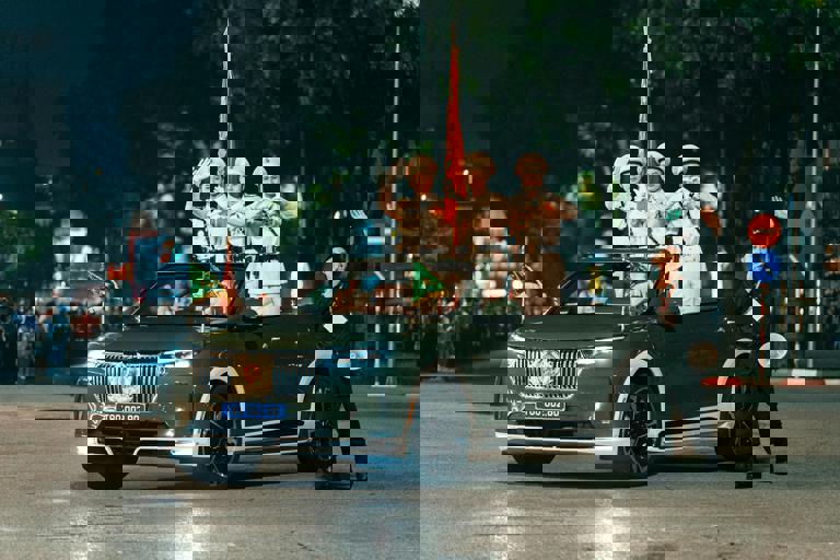 Coordinated Raids Target Cluster of Opulent Estates Linked to Mysterious Sandbanks Group